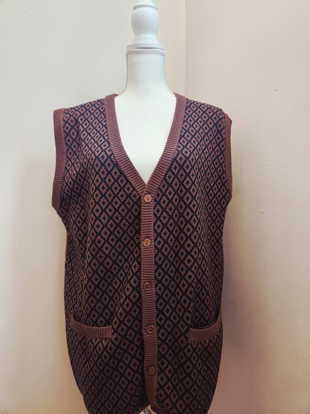 Diamond-Pattern Button-Front Knit Vest in Brown and Black